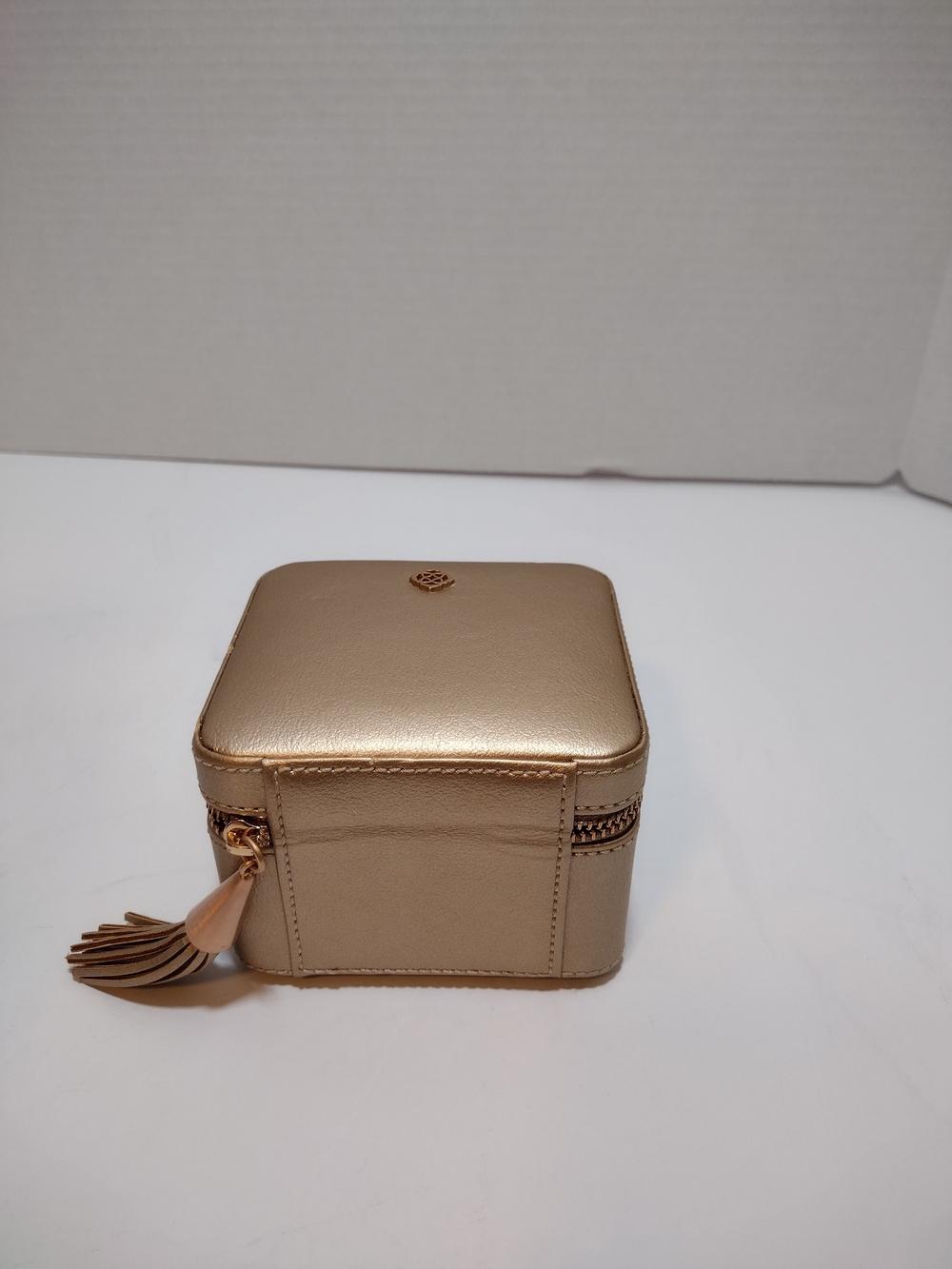 Kendra Scott Jewelry Travel Case - Picture 3 of 10
